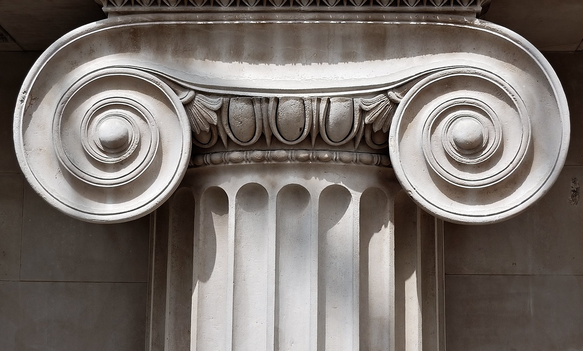 ornate column